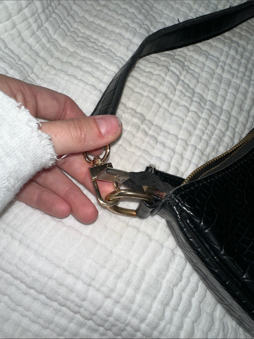 Source Unknown Black Croc-Embossed Shoulder Bag - Picture 3 of 3